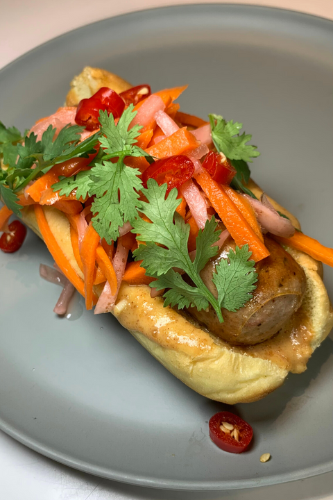 Bahn mi salchicha de atun rossonero